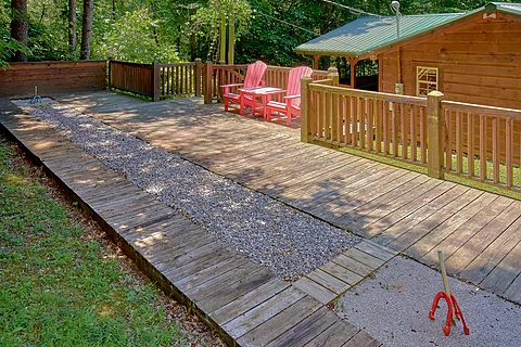 Cobbly Nob Cabin with Horseshoe Pit - Webb Creek Hideaway