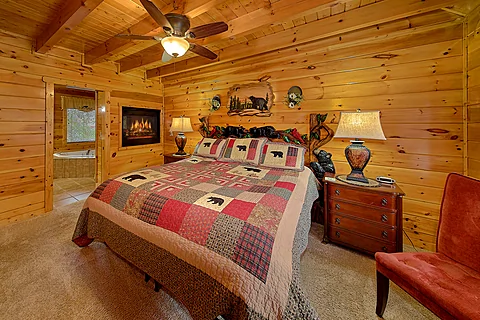 Spacious King Bedroom with TV - Wuzzy's Flophouse