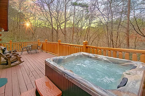 Wears Valley Cabin with Hot Tub Sleeps 6 - Wuzzy's Flophouse